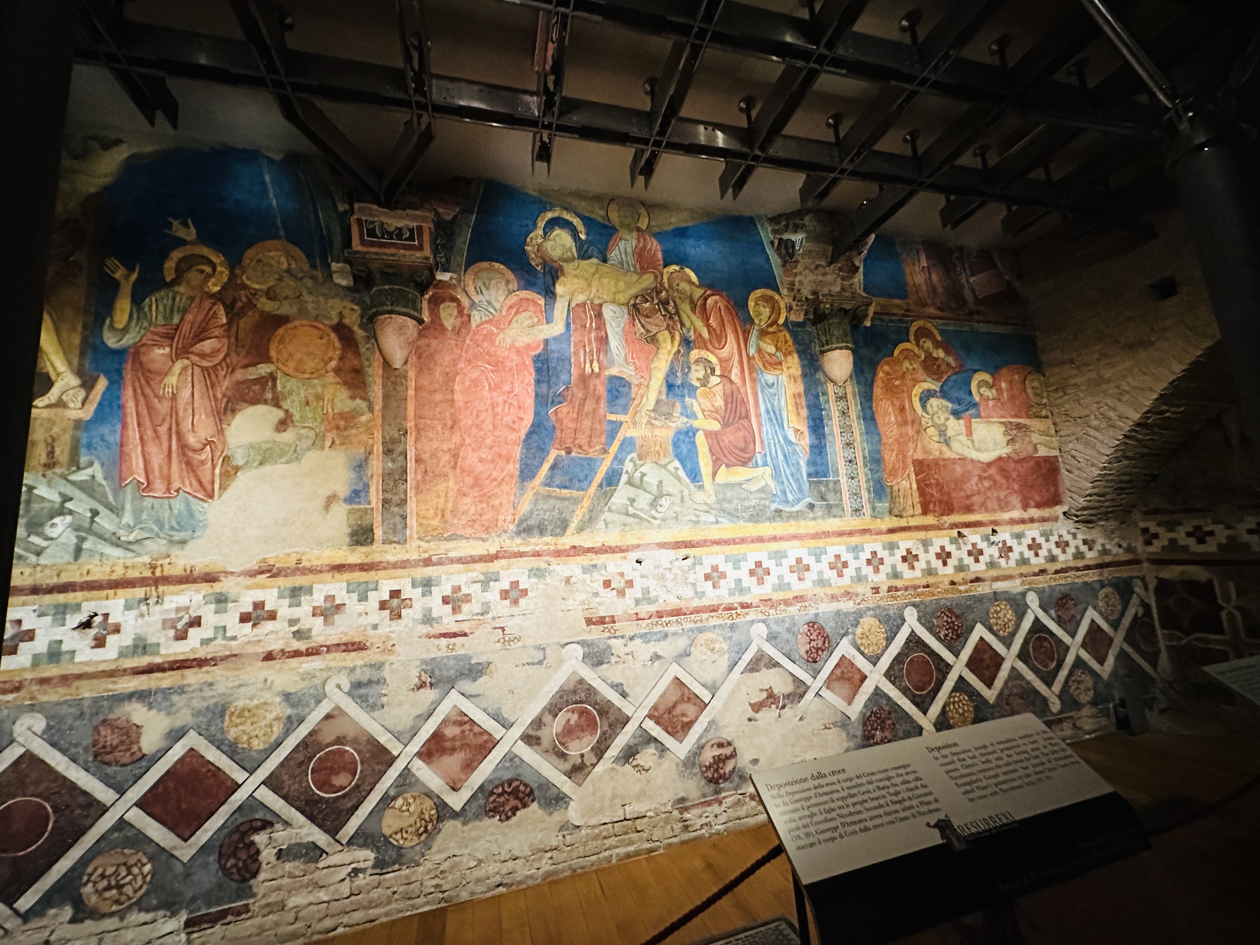 クリプタ（Cripta）のフレスコ跡